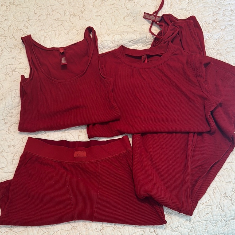 Skims Red Ribbed Lounge Set